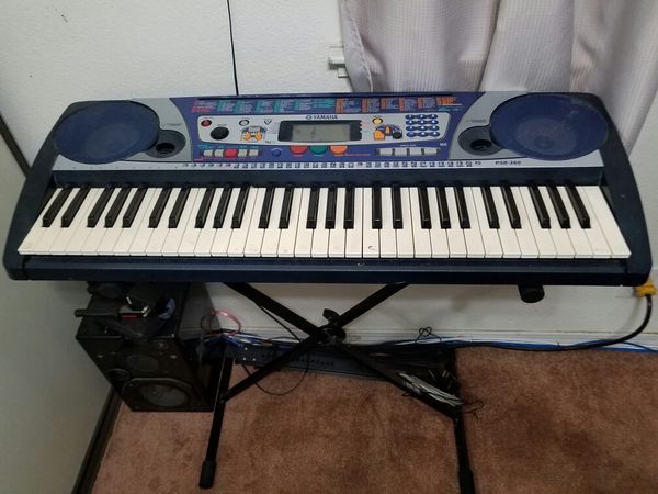 Yamaha PSR 260 Touch Sensitive 61 Key MIDI Teaching DJ Portable Piano