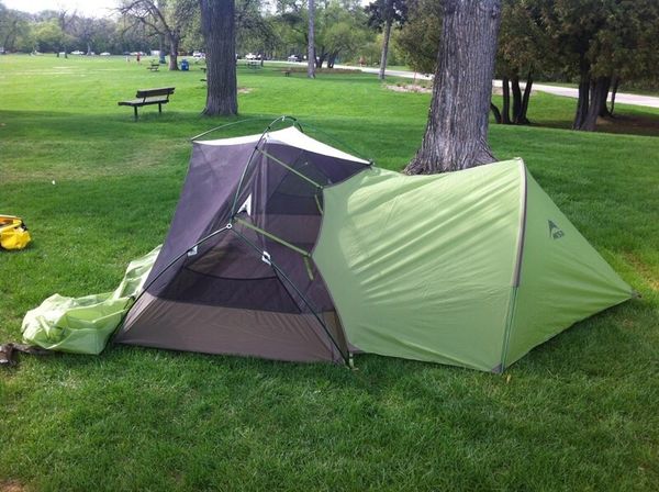 MSR Hubba Hubba tent with gear shed ( Sports &amp; Outdoors ) in Snohomish 