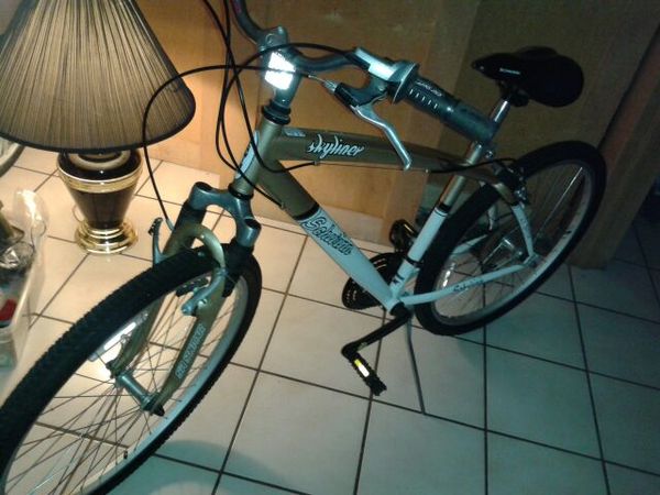 Schwinn Skyliner 21 Speed Comfort Geometry (Bicycles) in San Jose, CA