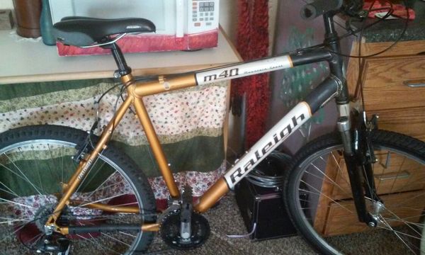 raleigh m40 mountain bike specs