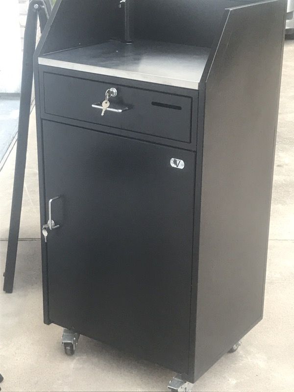 Valet Parking Stand and Sign (Business Equipment) in Missouri City, TX