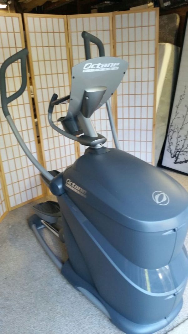 OCTANE ELLIPTICAL CROSS TRAINER Q37 (Beauty & Health) in Shoreline, WA