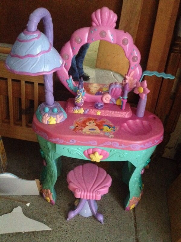 Collectable Disney Princess Ariel Magical Talking Salon Vanity (Games