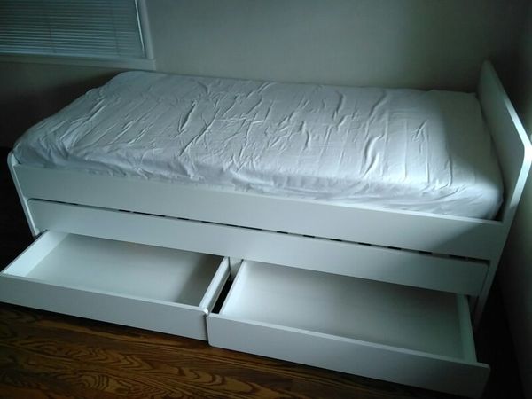 IKEA Släkt twin bed incl mattress and sheets (Furniture ...