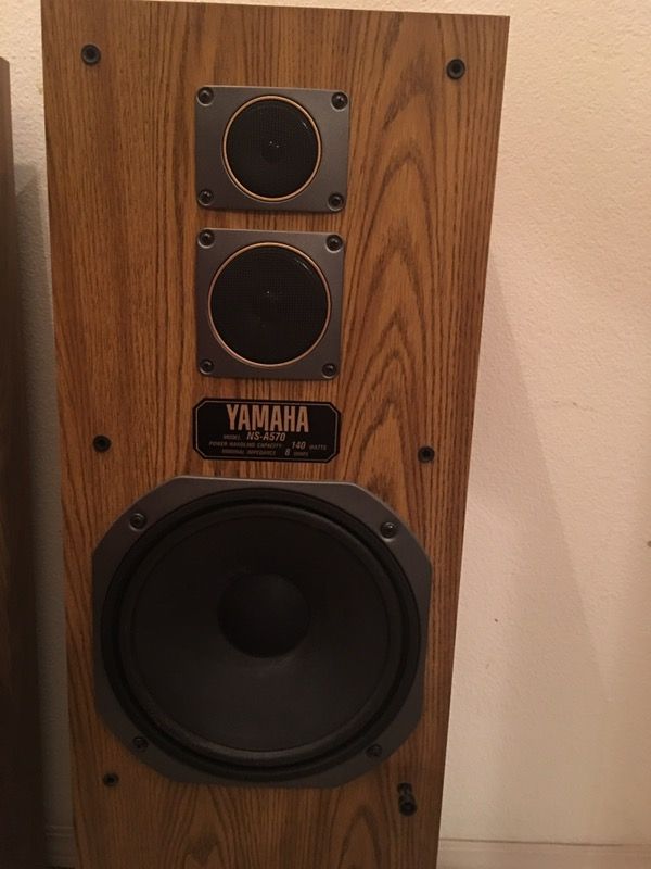 Vintage Yamaha NSA570 Floor Standing Tower Speakers (Audio Equipment
