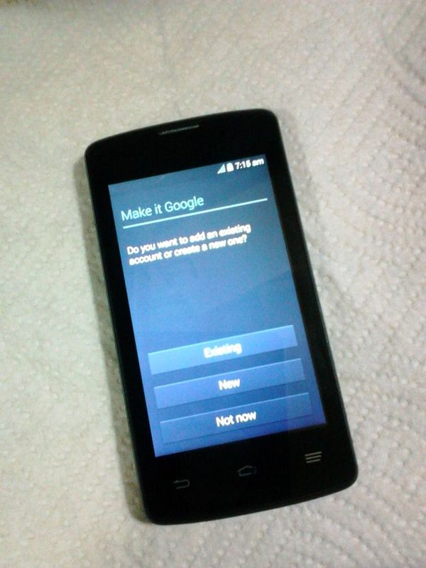 A ZTE quest N817 Android Virgin Mobile smartphone (Cell Phones) in