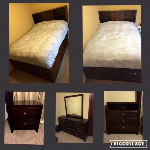 Queen Bedroom Furniture Set Furniture in Auburn WA 