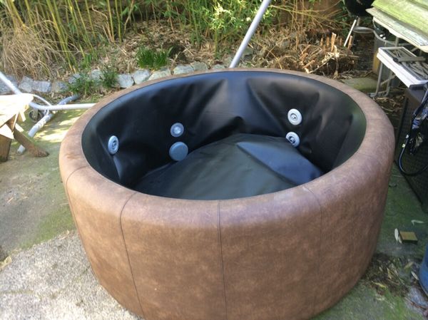 Softub Hot Tub (Home &amp; Garden) in Seattle, WA - OfferUp