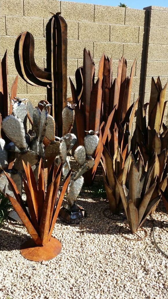 Metal Agave Plant Outdoor Decor - Rustic Blue Cactus Yard Art With Stake