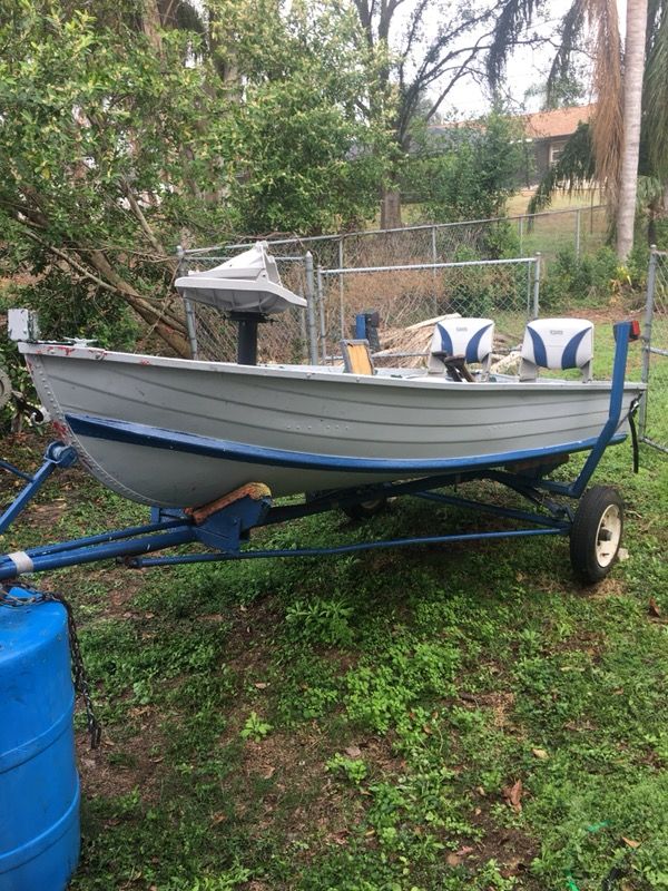 12ft v hull jon boat with 50lb thrust trolling motor and trailer In good condition, good fishing