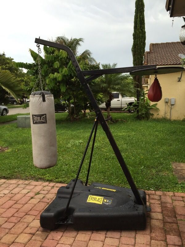 Everlast indoor outdoor boxing equipment (General) in Miami, FL OfferUp