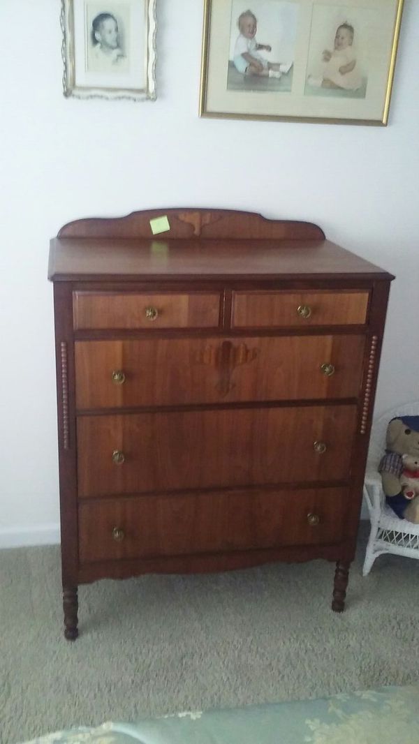 Antique dresser Furniture in Federal Way WA OfferUp