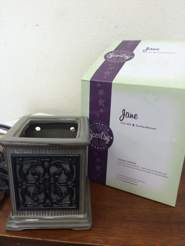 Scentsy Jane plug in warmer (Household) in Covington, WA OfferUp