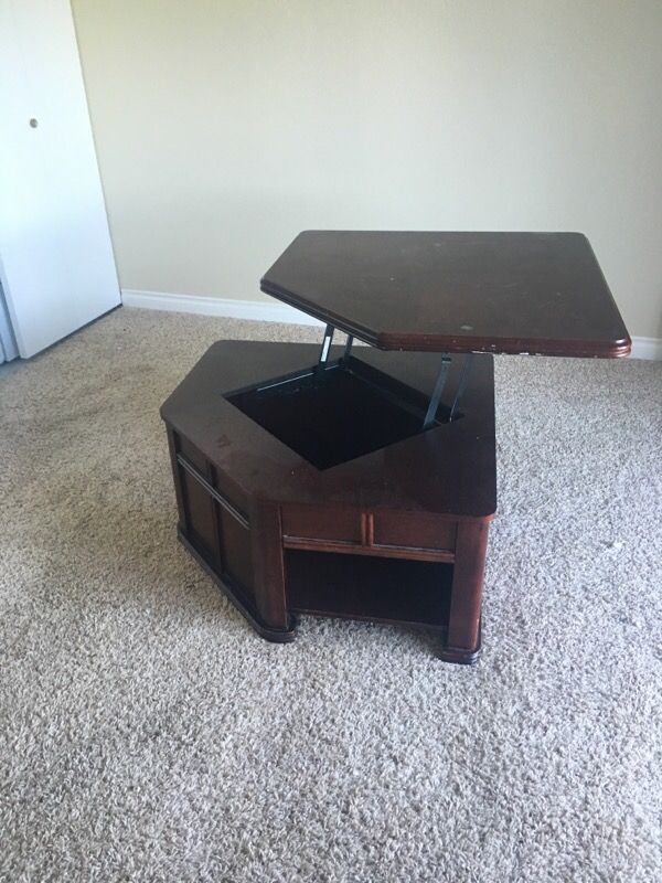 Pull Up Coffee Table Furniture In Mountlake Terrace WA