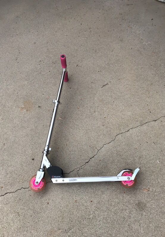Razor A Lighted Wheel Kick Scooter Pink Sports Light Up Razor A Lighted Wheel Kick Scooter Pink Sports Light Up