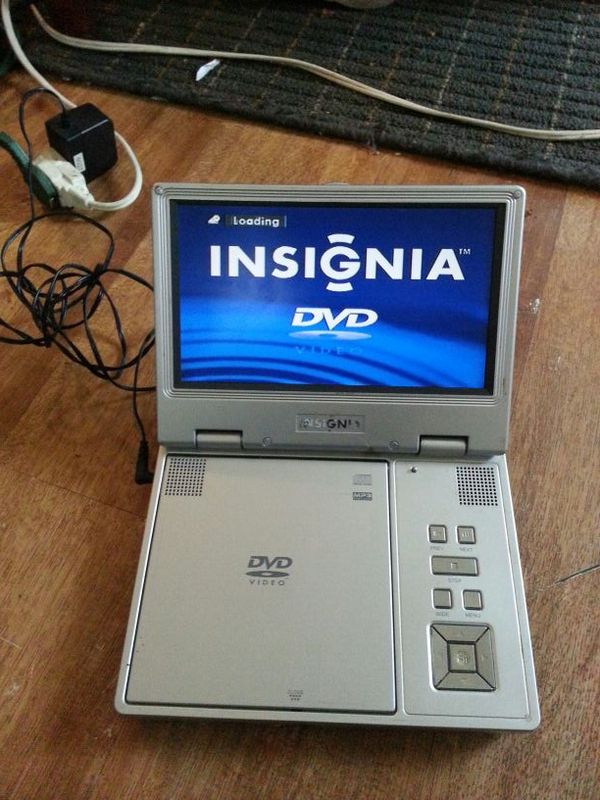 INSIGNIA PORTABLE DVD PLAYER insignia portable dvd player: