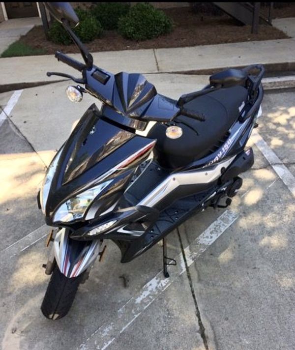 2017 Bintelli Fury 150cc Scooter 2017 Bintelli Fury 150cc Scooter