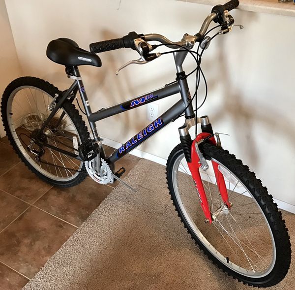 Raleigh M30 mountain bike. 19