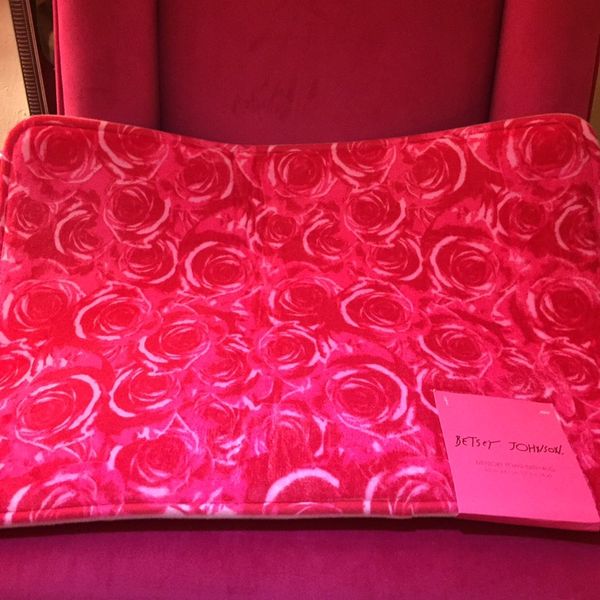 betsey johnson pink set bedding ( cell phones ) in san leandro, ca betsey johnson pink set bedding ( cell phones ) in san leandro, ca