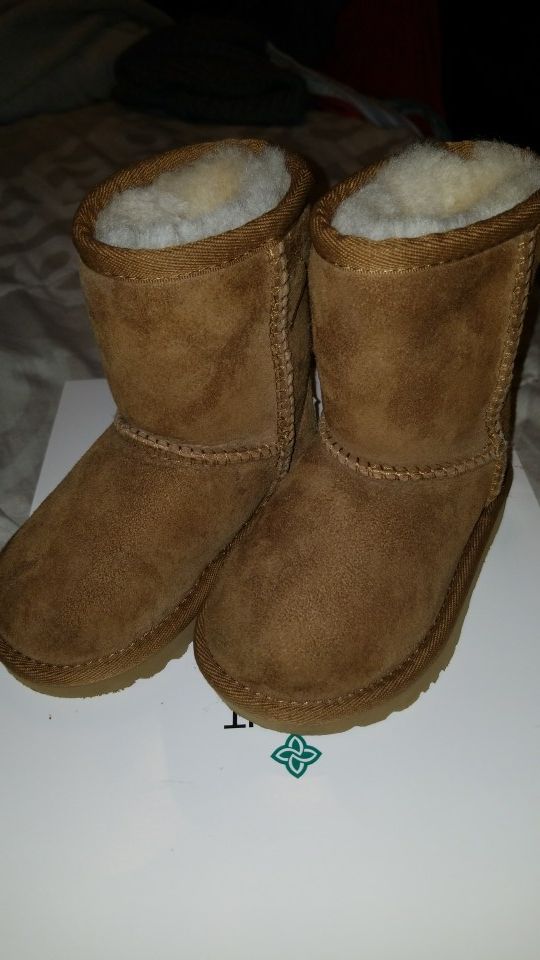 toddler ugg boots size 6 clothing shoes in charleston sc offerup toddler uggs size 6
