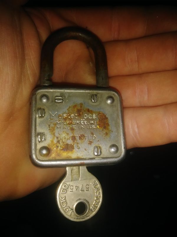 very old master lock works like brand new tools machinery in how master lock works
