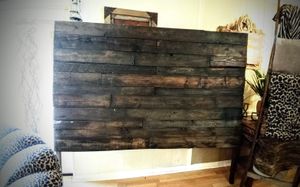 Reclaimed Wood Headboard ( Furniture ) in Fort Worth, TX - OfferUp - ~Reclaimed Wood~ Headboard