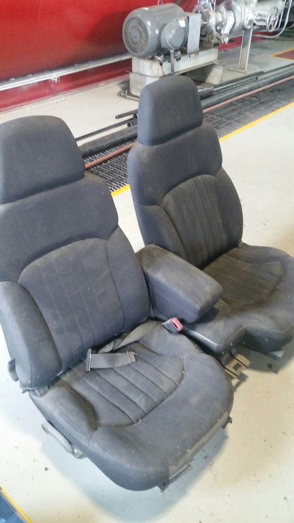 2001 chevy S10 bucket seats (Auto Parts) in Chicago, IL