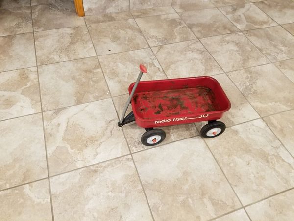this is a very collectable smaller frame radio flyer wagon 80 it radio flyer elmwood park