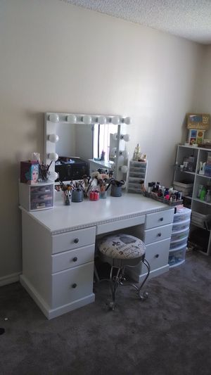 Best 10+ new and used Makeup vanity for sale in El Cajon, CA - OfferUp Best 10+ new and used Makeup vanity for sale in El Cajon, CA - OfferUp