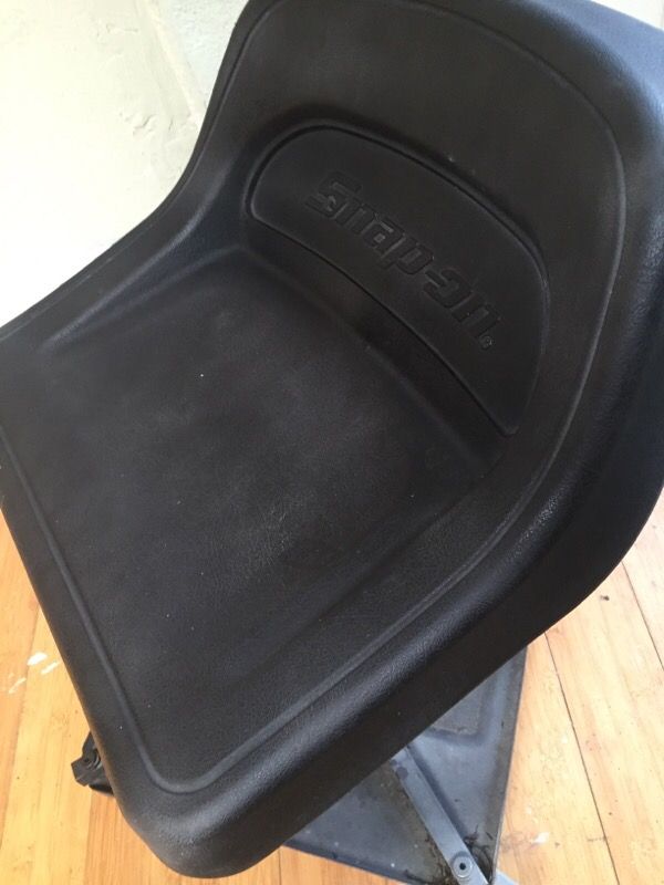 Snap On work chair (Tools & Machinery) in San Pablo, CA