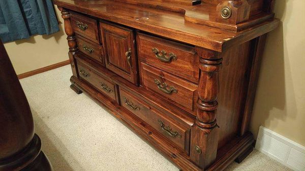 Vintage Paul Bunyan King Size Bedroom Set ( Furniture ) in ... Vintage Paul Bunyan King Size Bedroom Set ( Furniture ) in ...