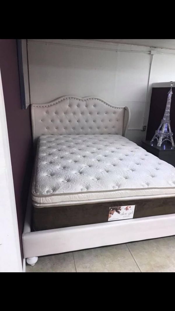 White Queen Size Bed W O Mattress Brand New In Box Furniture