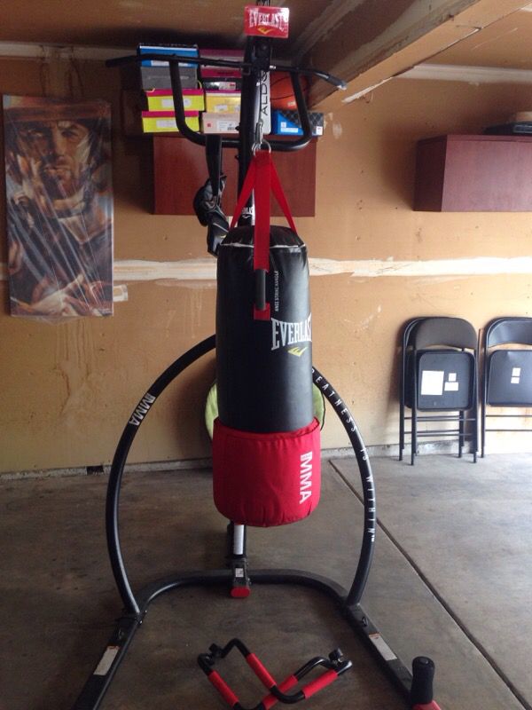 Everlast Omnistrike MMA Stand with Heavy Bag (Sports & Outdoors) in San Jose, CA - OfferUp