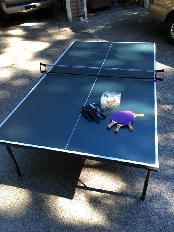 folding ping-pong table with 4 rackets, 15 balls and 2 nets ( Games 