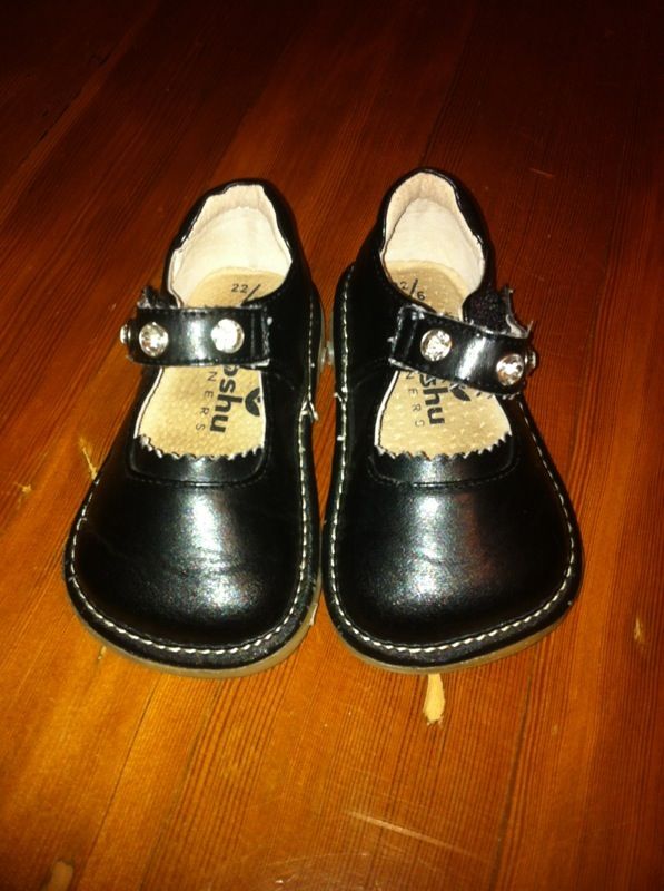 Black fauxleather Mary Janes toddler 6 (Baby & Kids) in Seattle OfferUp