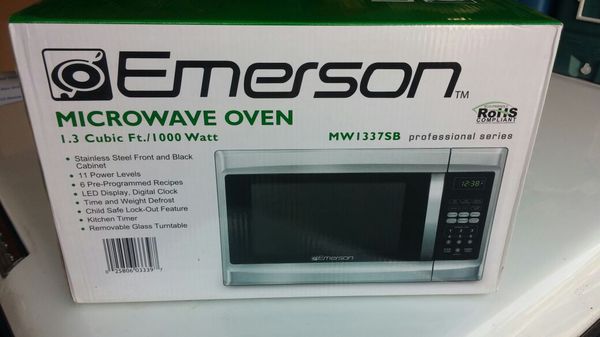 New Stainless Steel Emerson Microwave 1000 watt (Appliances) in Newberg