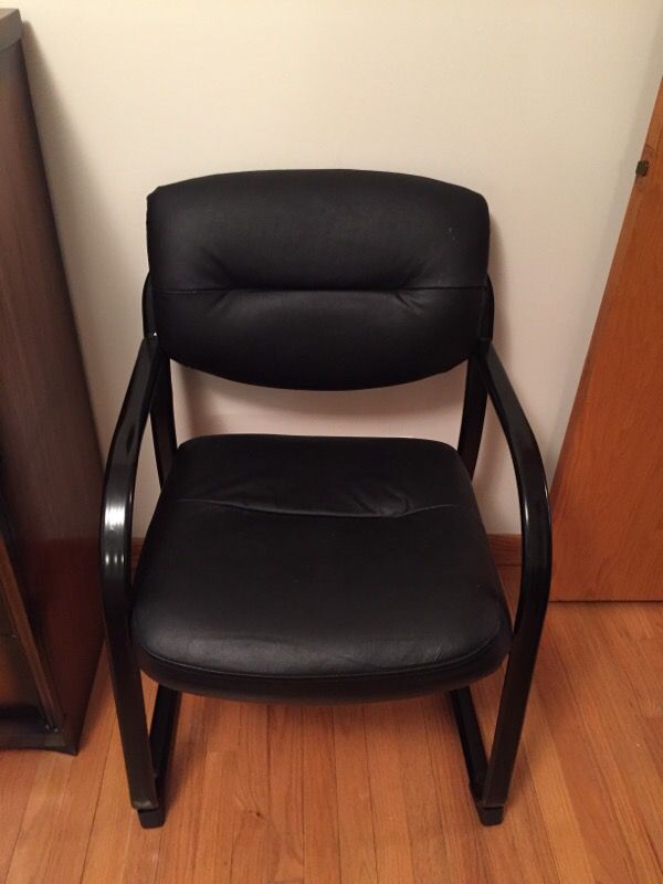 Hip replacement chair x2 (Furniture) in Chicago, IL - OfferUp