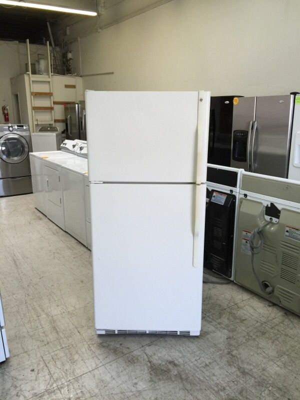 GE Refrigerator 18 cu ft Top Freezer (Apartment size) ( Appliances ... GE Refrigerator 18 cu ft Top Freezer (Apartment size) ( Appliances ...