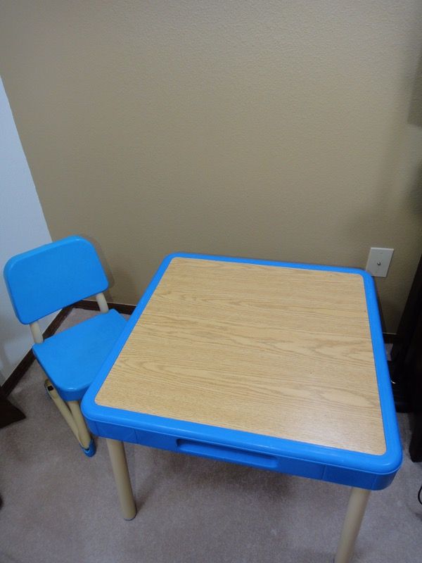 Vintage Fisher Price Arts & Crafts Table & Chair Play Set, Child ... Vintage Fisher Price Arts & Crafts Table & Chair Play Set, Child ...